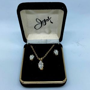 Jojak Women’s cubic zirconia Necklace and Earrings Gift Set